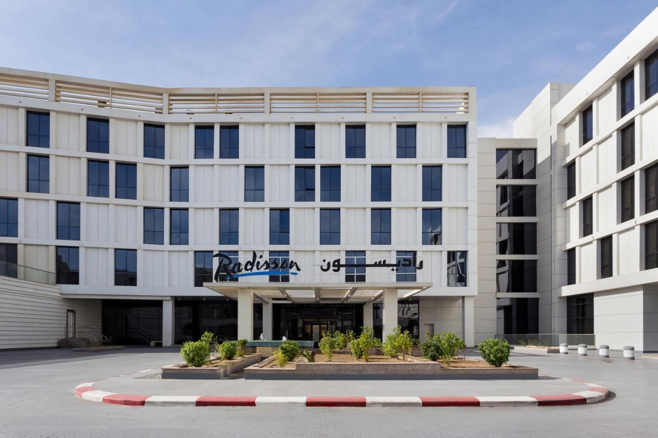 Radisson Hotel & Apartments Dammam Industrial City Екстериор снимка
