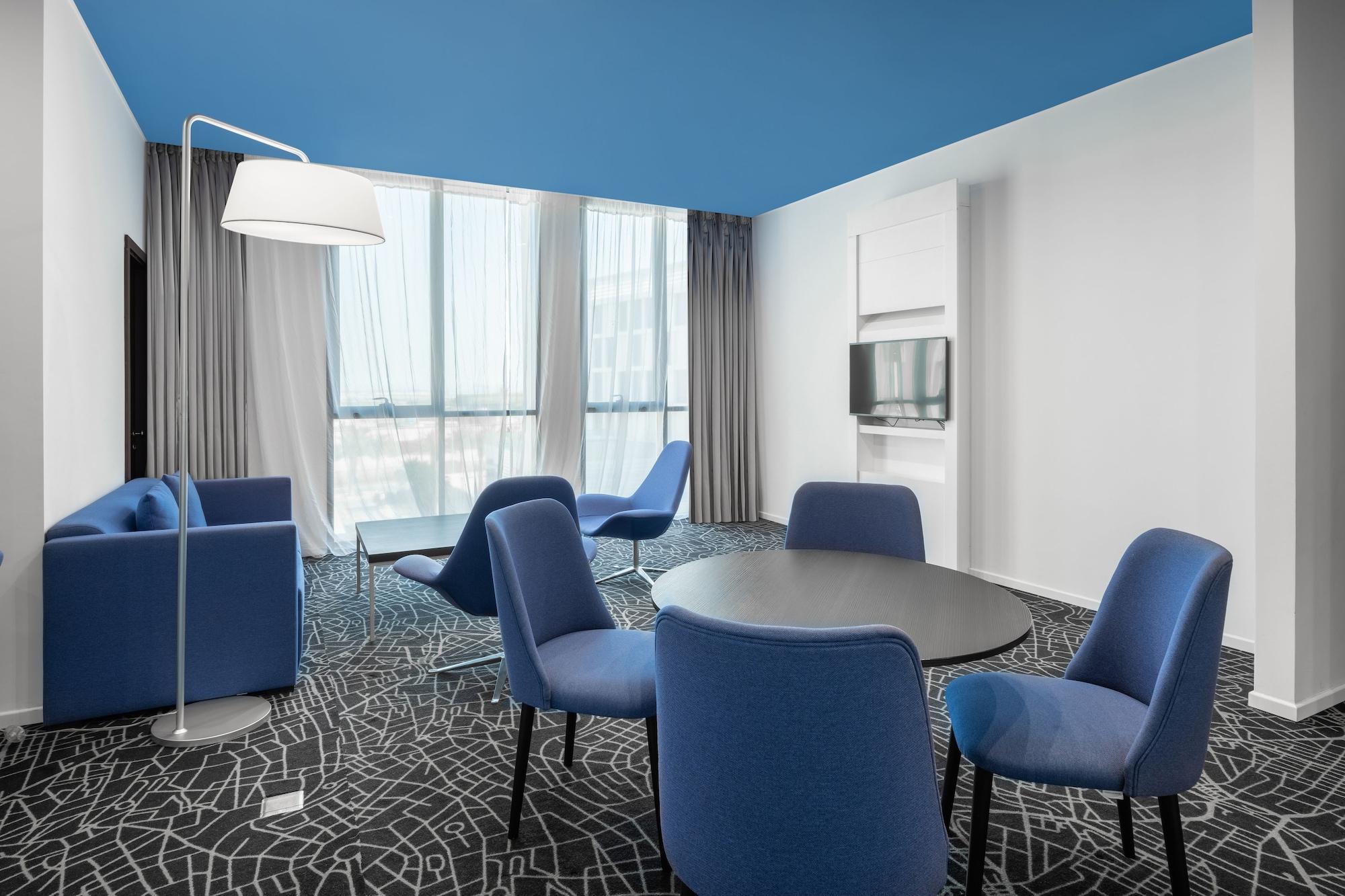 Radisson Hotel & Apartments Dammam Industrial City Екстериор снимка