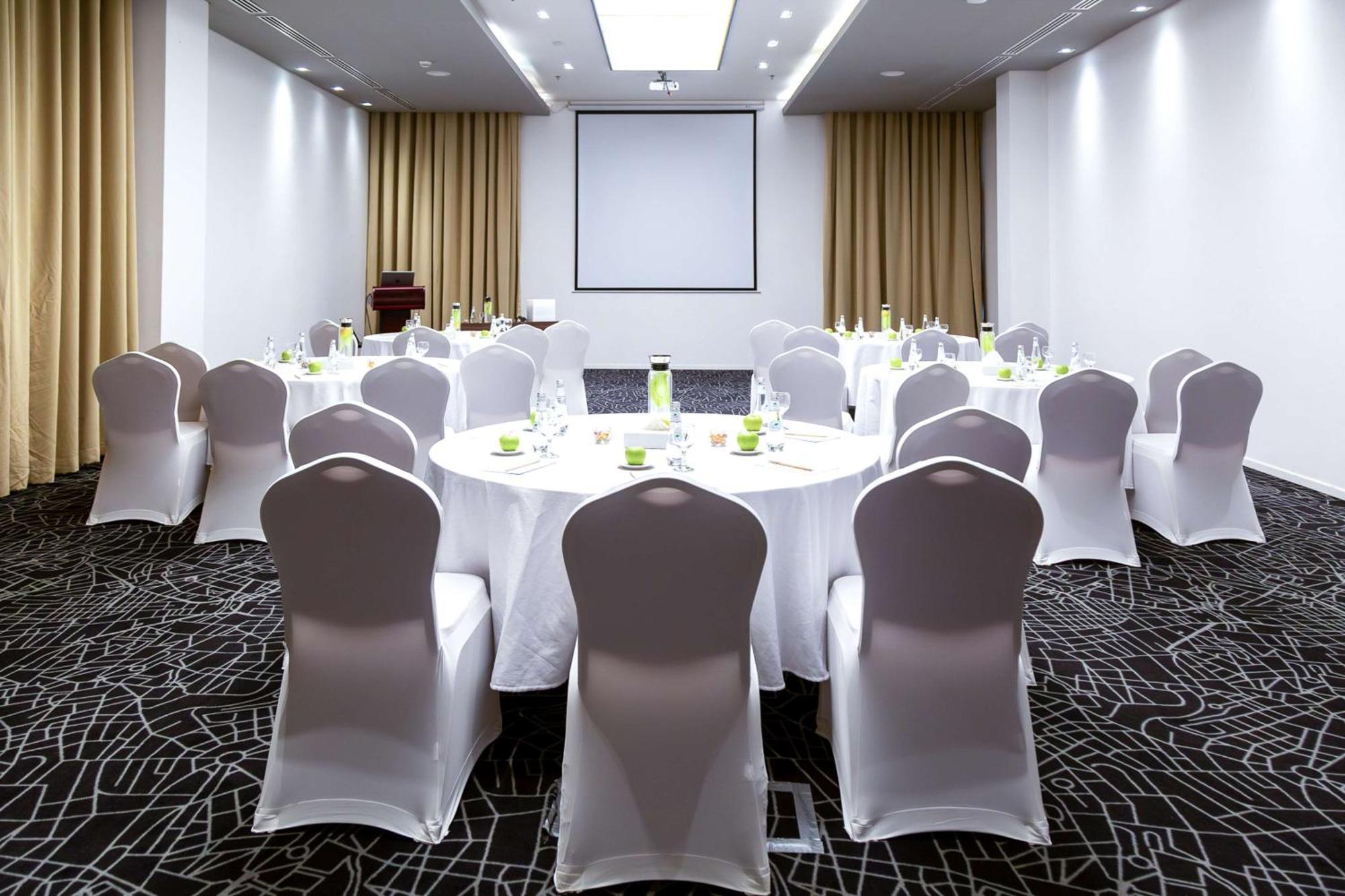Radisson Hotel & Apartments Dammam Industrial City Екстериор снимка