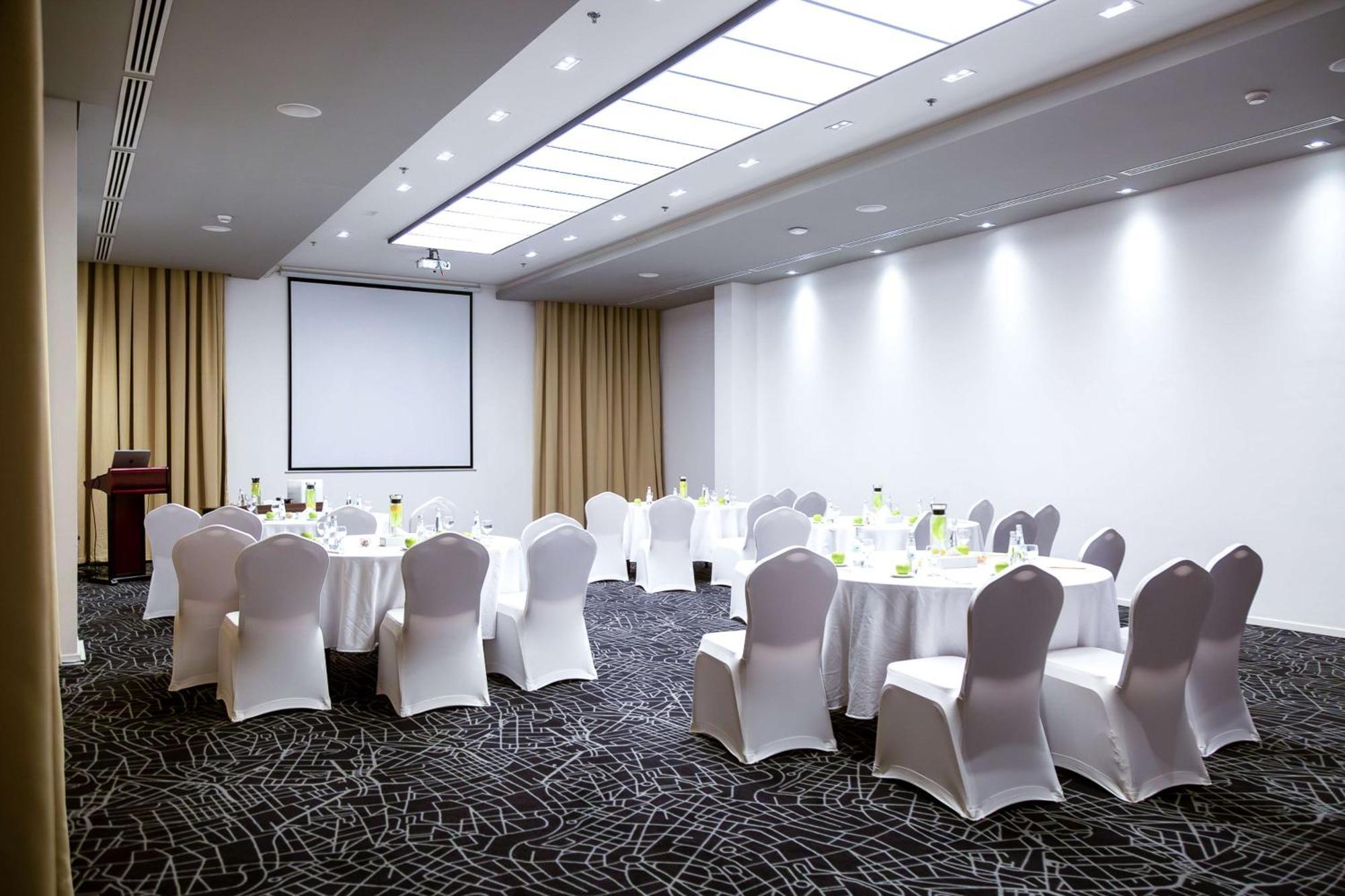 Radisson Hotel & Apartments Dammam Industrial City Екстериор снимка