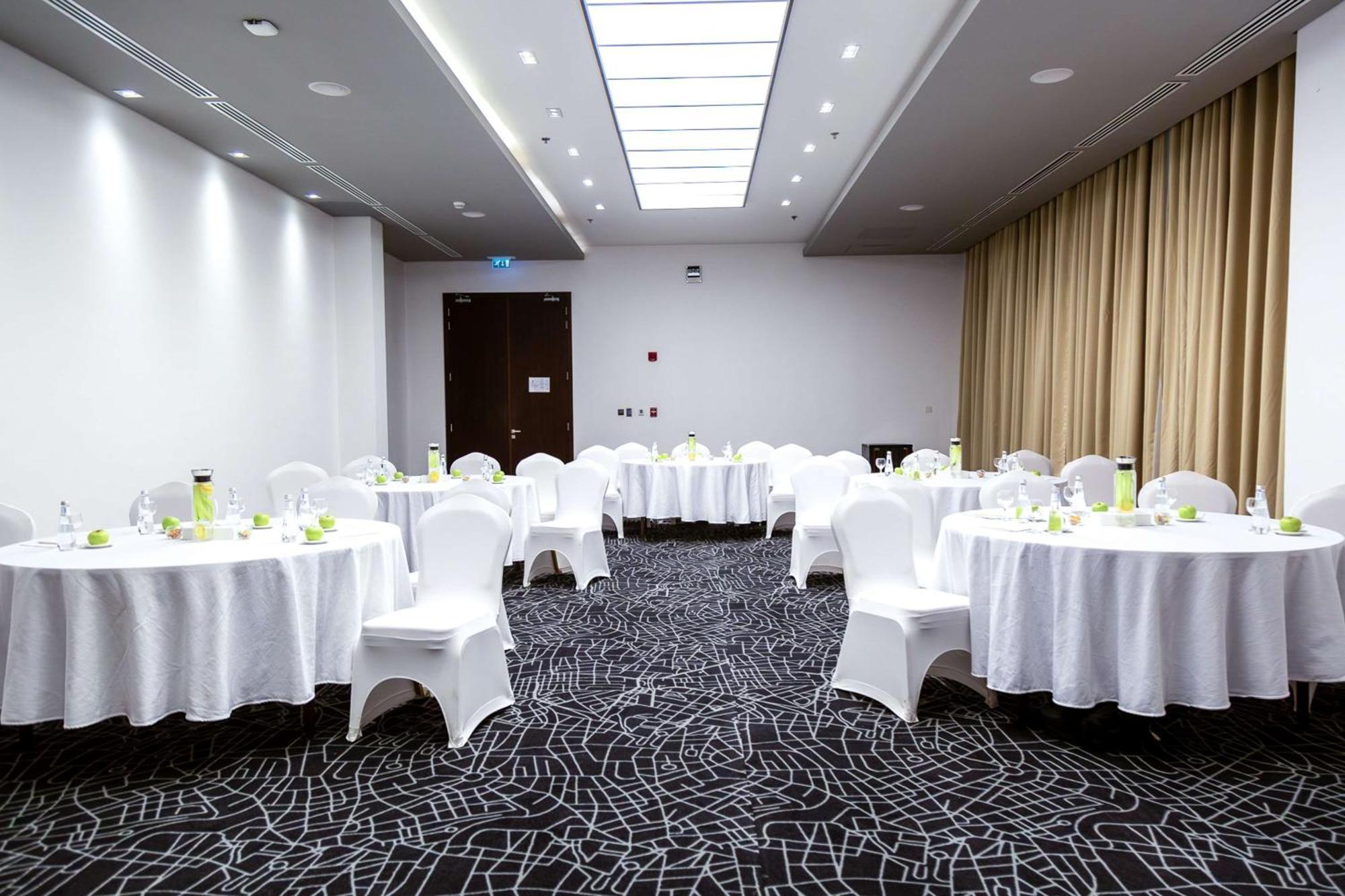 Radisson Hotel & Apartments Dammam Industrial City Екстериор снимка