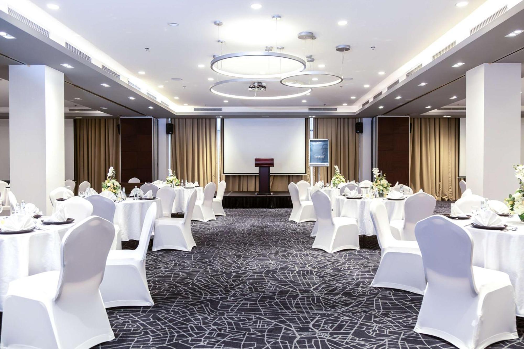Radisson Hotel & Apartments Dammam Industrial City Екстериор снимка