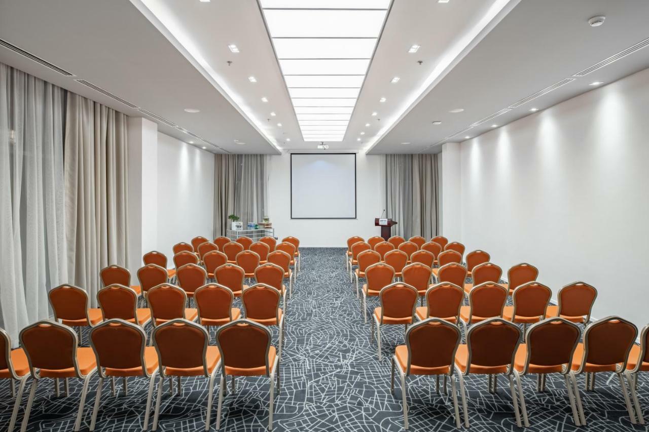 Radisson Hotel & Apartments Dammam Industrial City Екстериор снимка