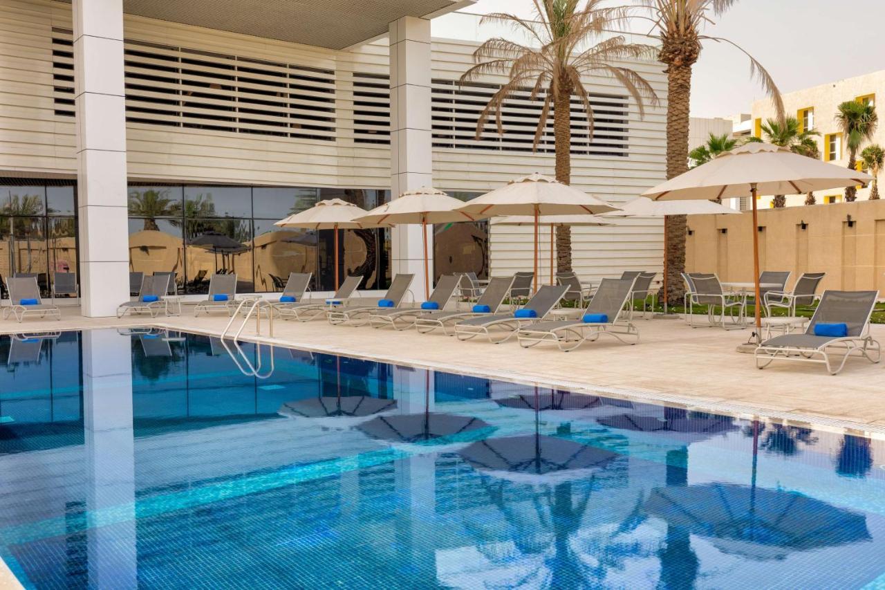 Radisson Hotel & Apartments Dammam Industrial City Екстериор снимка